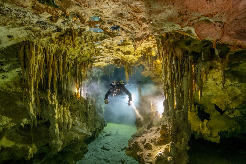 DEEP Indonesia 2020 Winning Image by Torbjörn